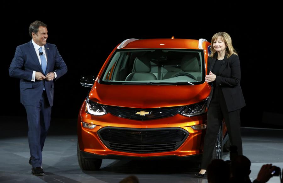 Execs introduce new models at Detroit Auto Show