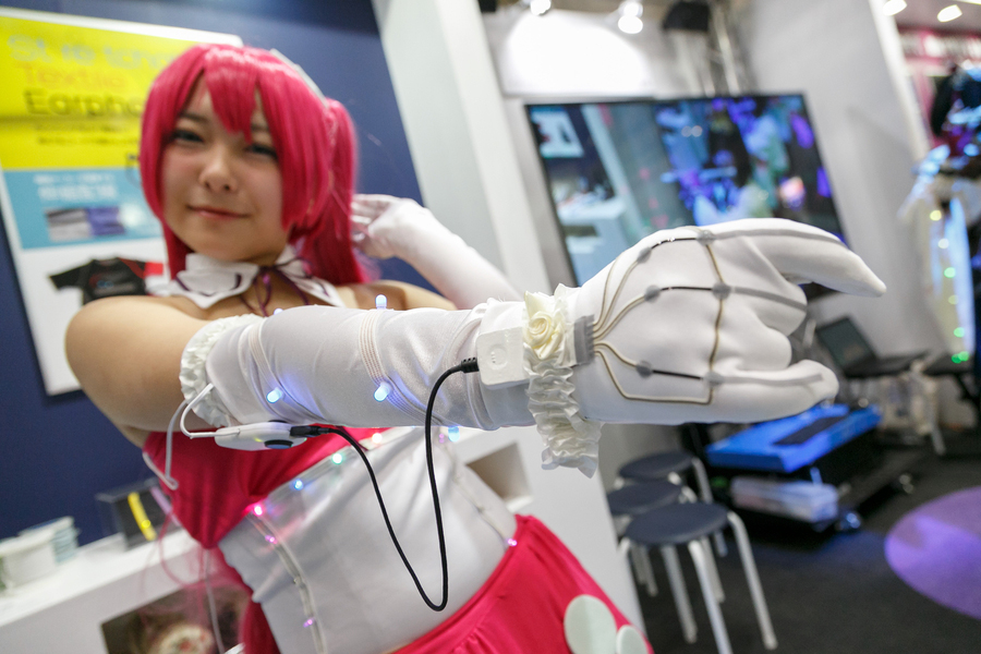 Cutting-edge gadgets on display at Tokyo's Wearable Expo