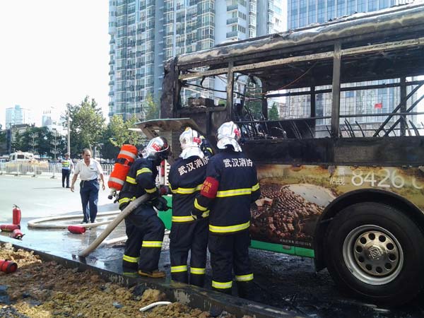 Buses ignite spontaneously in C China