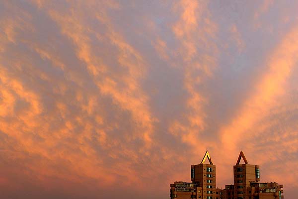 Beijing sees spectacular sunset after rain