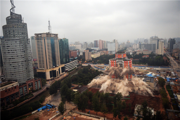 Old landmark building in Kunming demolished