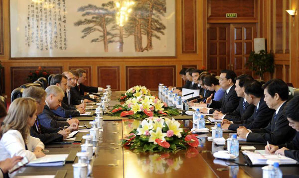 Chinese Premier meets with Russian Deputy PM