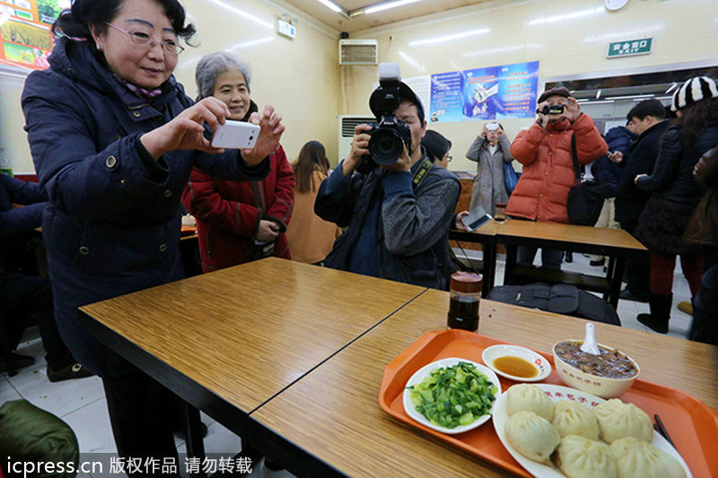 Xi's visit draws diners to dumpling eatery