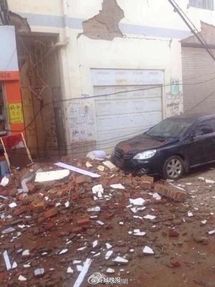 381 dead as strong quake jolts SW China