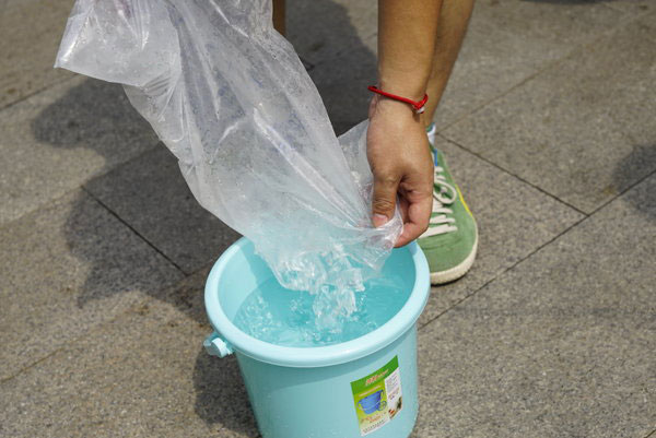 Brrrrr: Ice Bucket Challenge grips Beijing