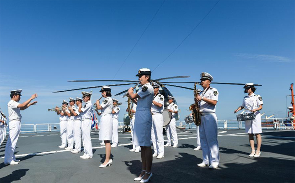 China's hospital ship <EM>Peace Ark</EM> arrives in Fiji