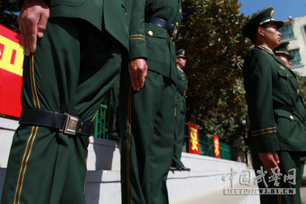 Behind-the-scenes look at the national flag guard