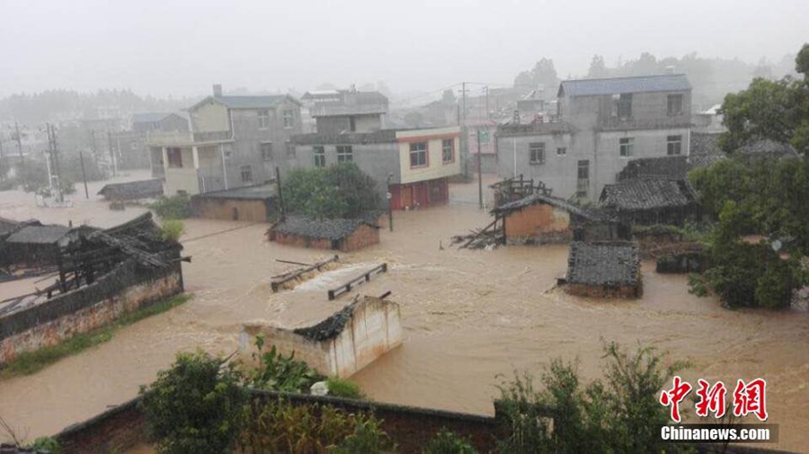 Rainstorm wreaks havoc in Fujian province