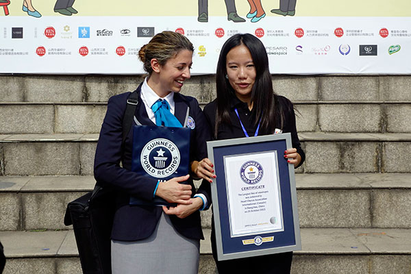 World's longest envelop chain recorded in Hangzhou