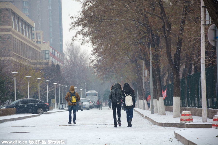 Snow hits North China with low temperature followed