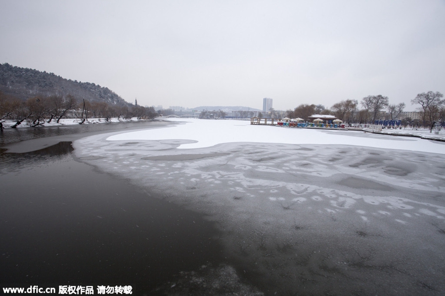 Snow hits North China with low temperature followed