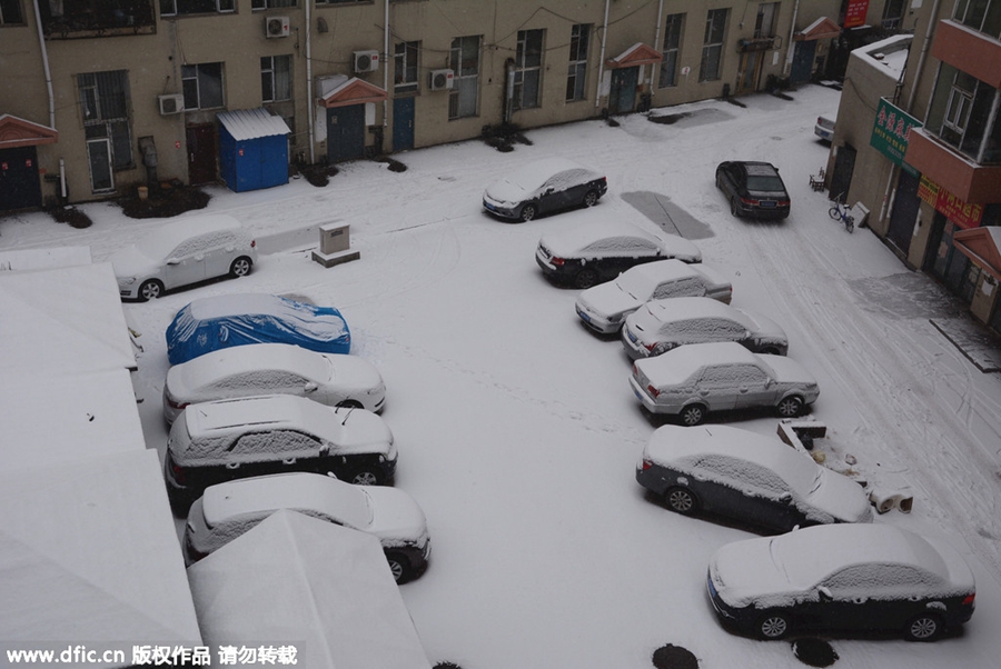 Snow hits North China with low temperature followed