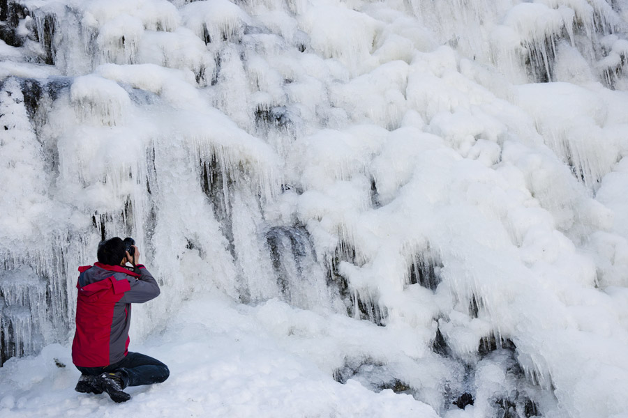 Cold snap brings joy and beauty to south China