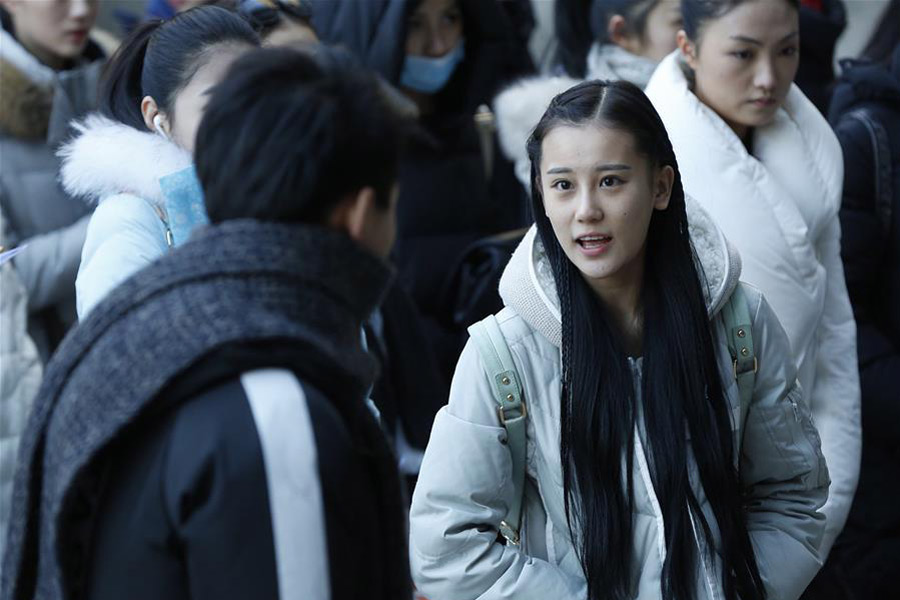 Candidates sit for second round of exam at Beijing Film Academy