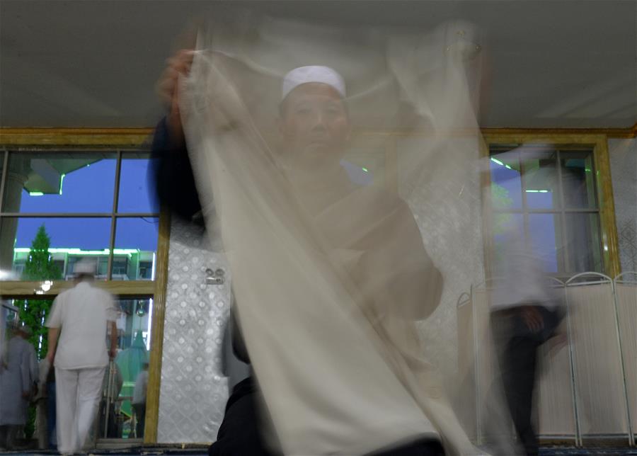 Muslims mark the start of Ramadan