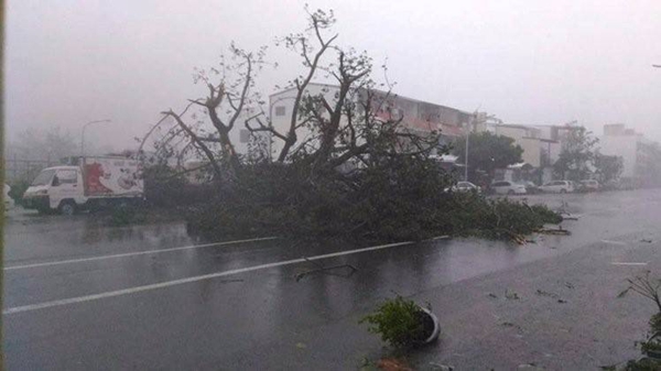 Typhoon Nepartak makes landfall in eastern Taiwan