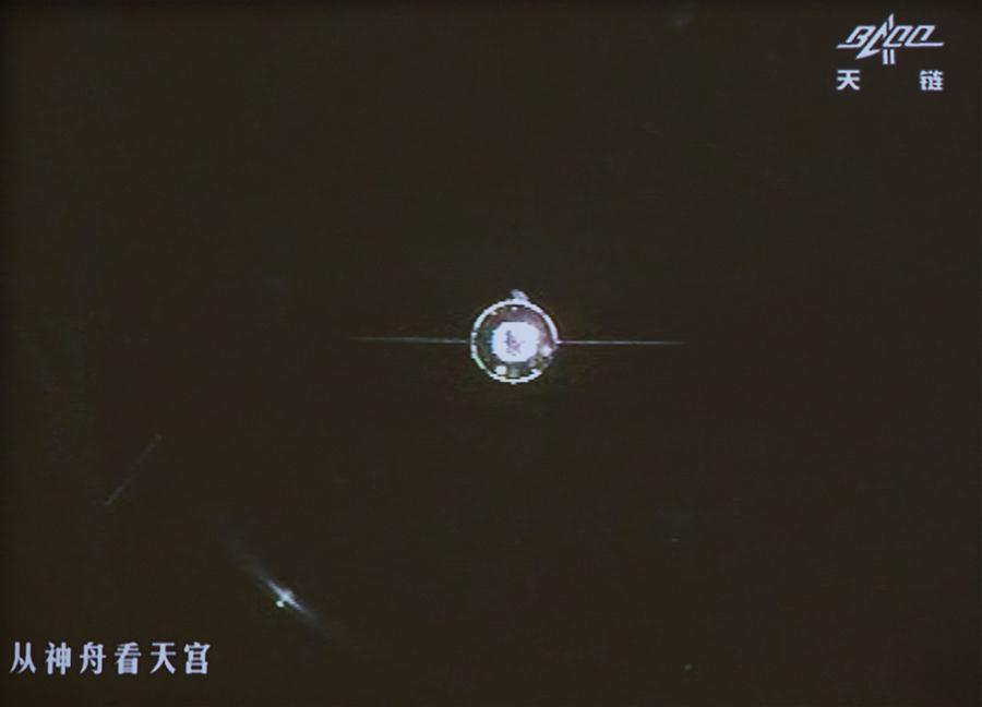 Shenzhou XI spacecraft docks with Tiangong-2 space lab