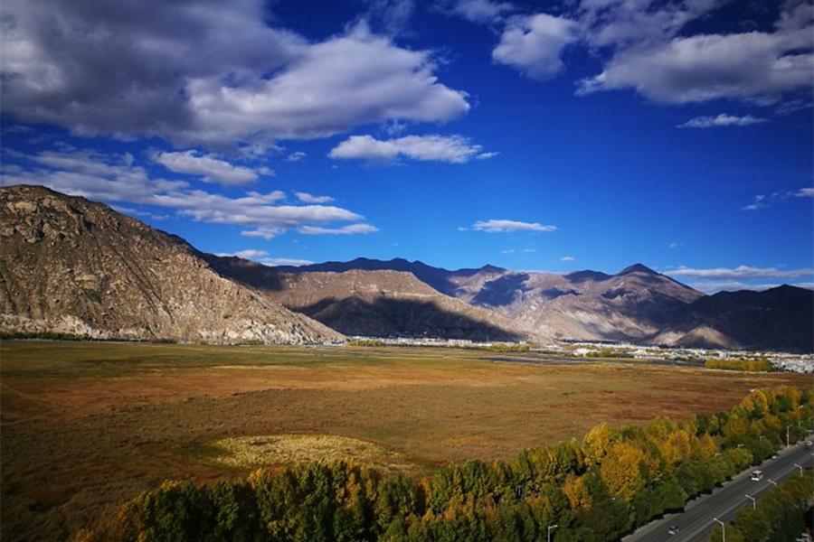 Under the blue sky of Tibet