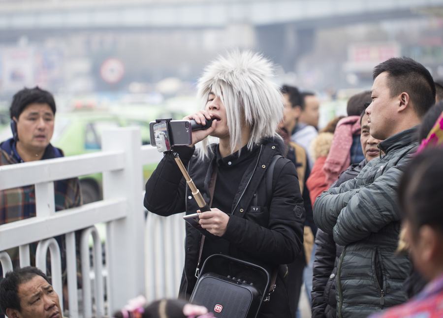 Spring Festival: Bitter and sweet moments of journey