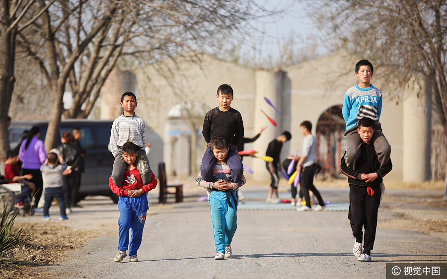 Ex-inmate runs free school for poor children