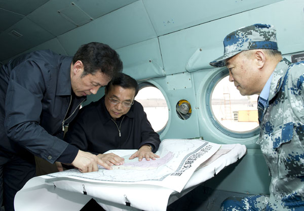 Premier Li directs quake-relief at epicenter