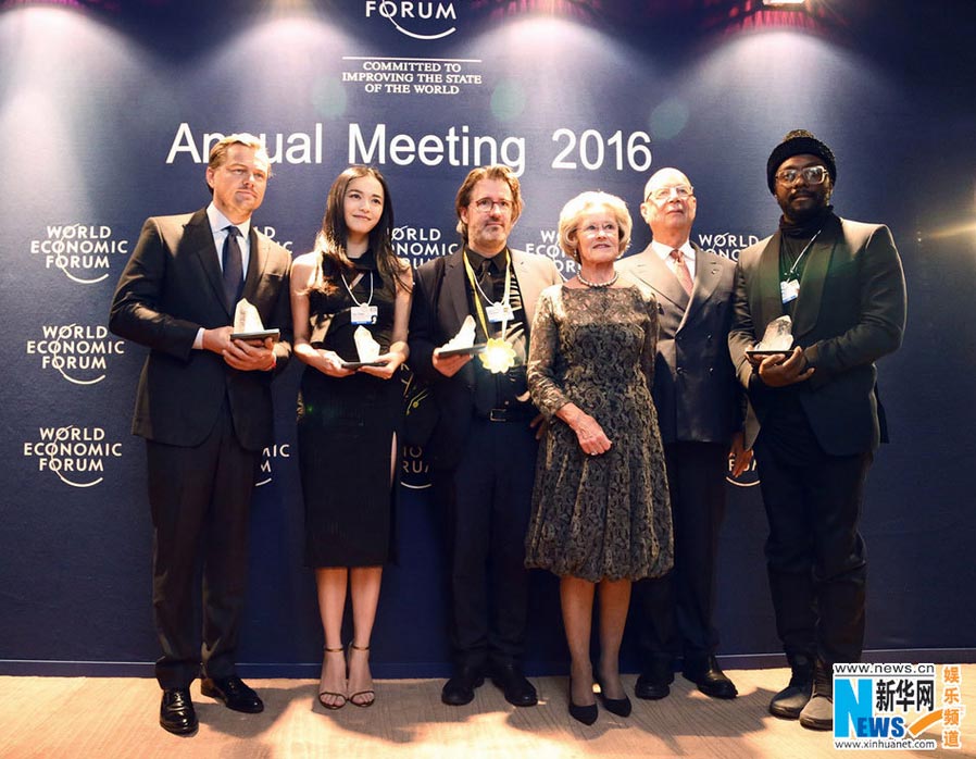 China's Yao honored with Crystal Award in Davos