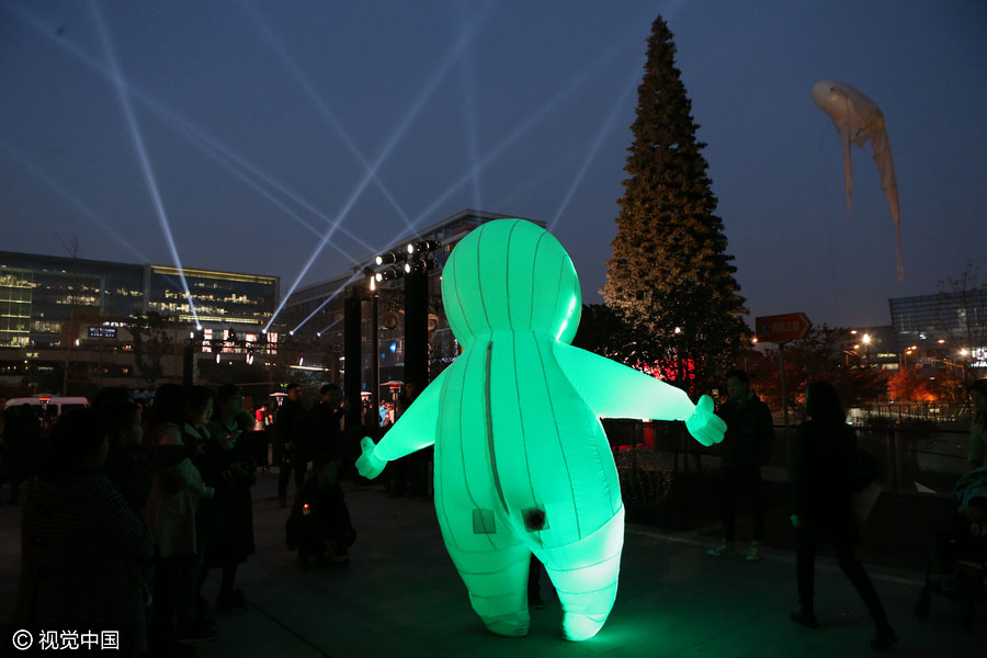 International light festival dazzles Shanghai