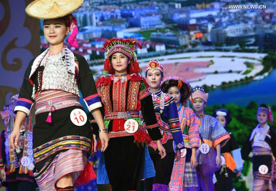 Final competition of ethnic dress festival held in SW China's Yunnan