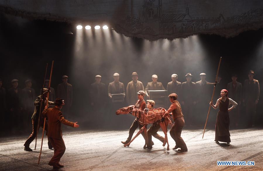 Drama 'War Horse' staged in Beijing