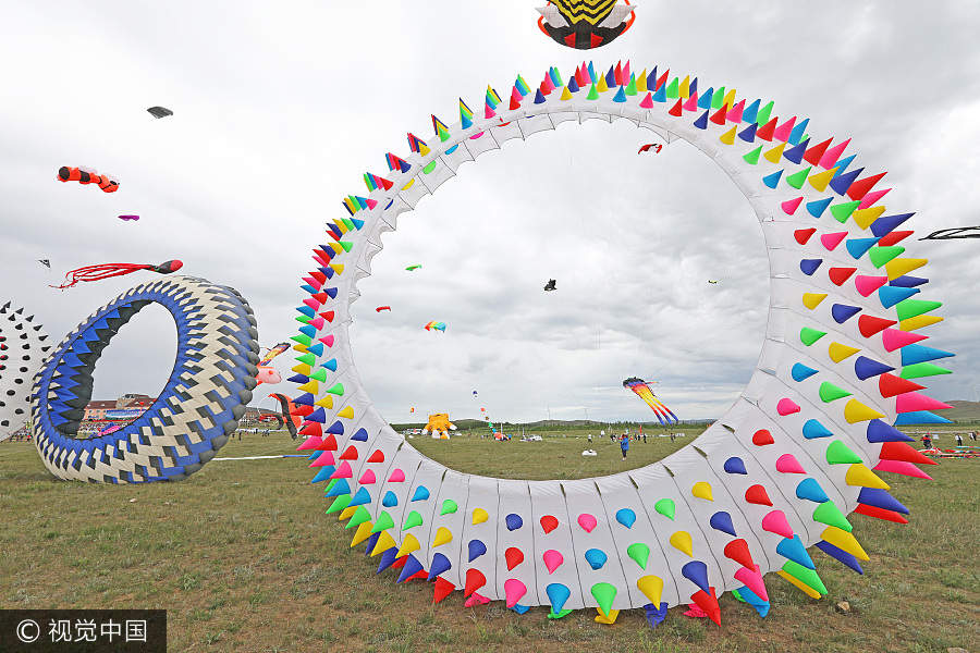 Int'l kite festival kicks off in Hebei