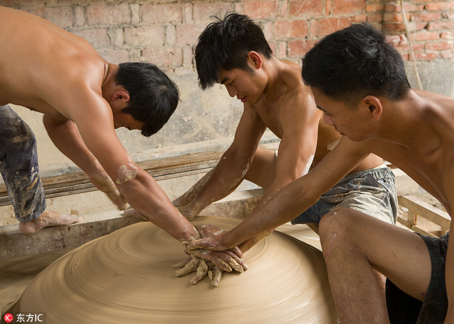 Sweat and clay: Process of making Jingdezhen's porcelain