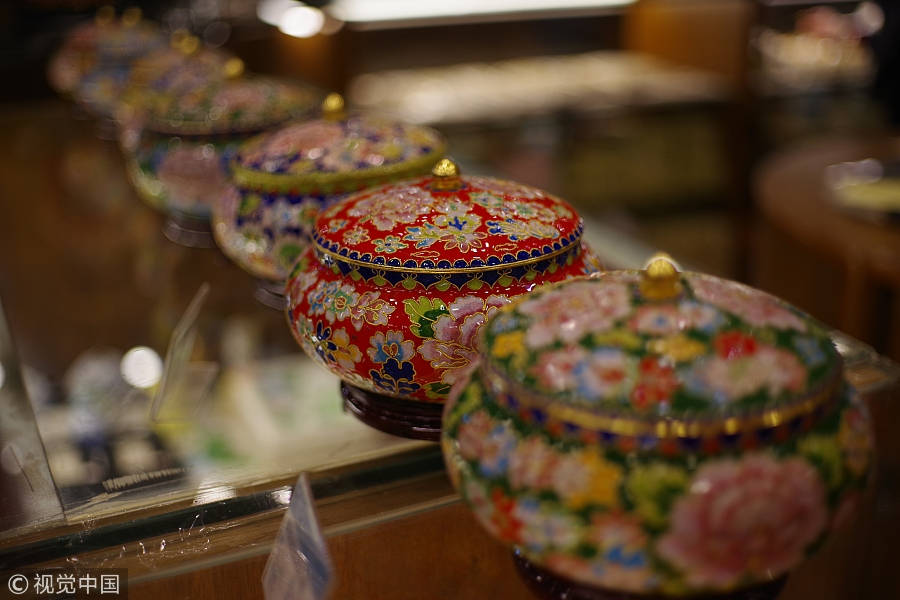 Explore cloisonne enamel factory in Beijing