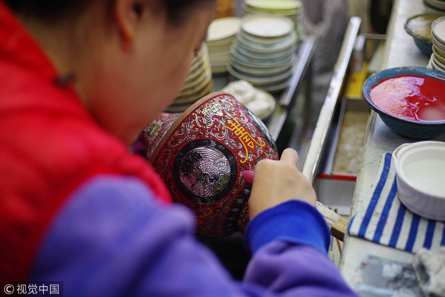 Explore cloisonne enamel factory in Beijing