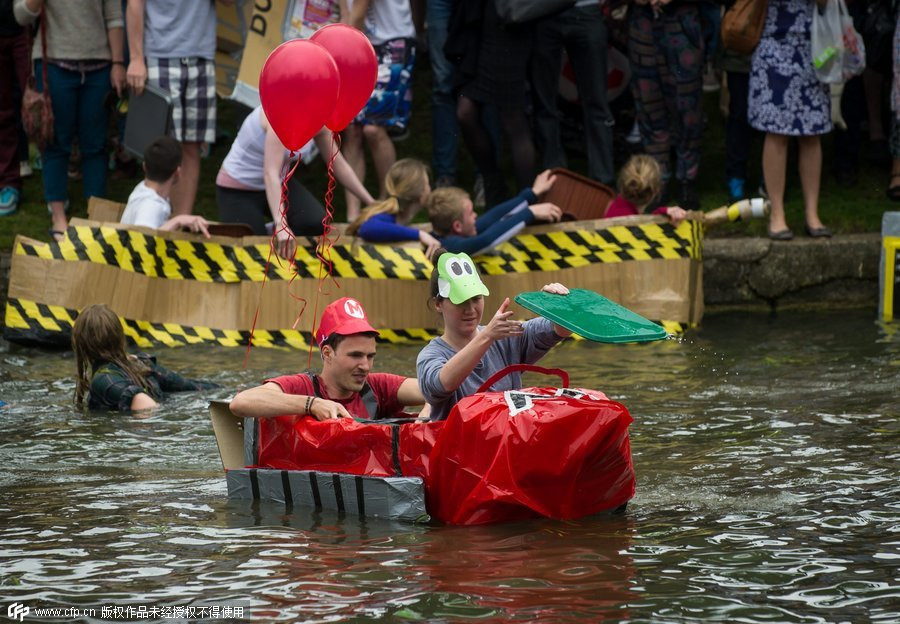 Cambridge students mark end of exam with boat race