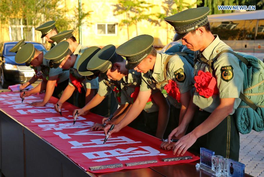 Veterans' tearful goodbye to their army life