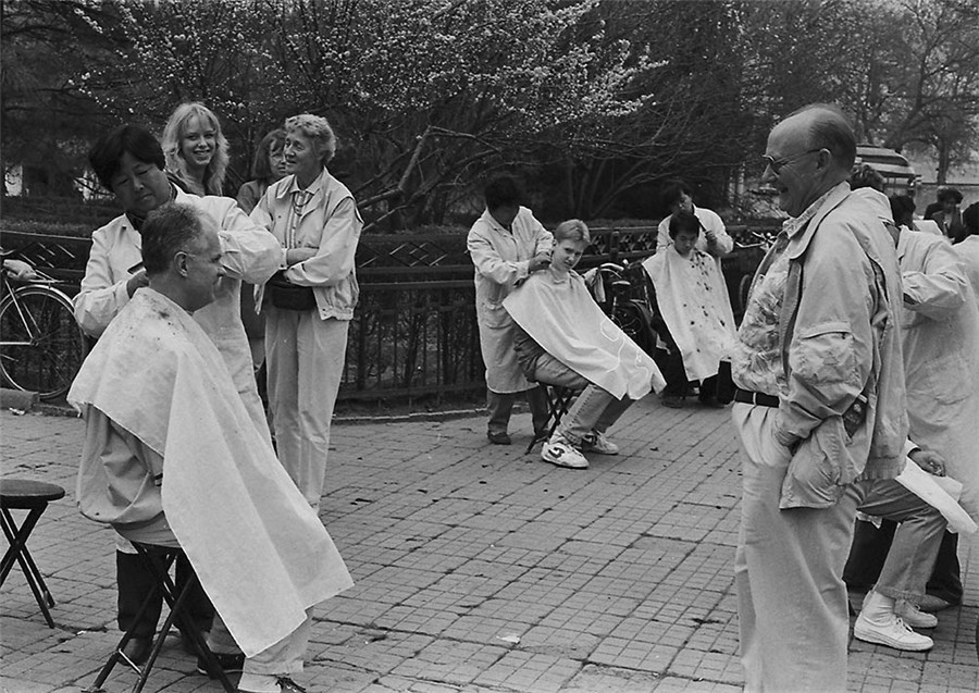 1990s flashback to Forbidden City: Chinese haircut, paying for loo