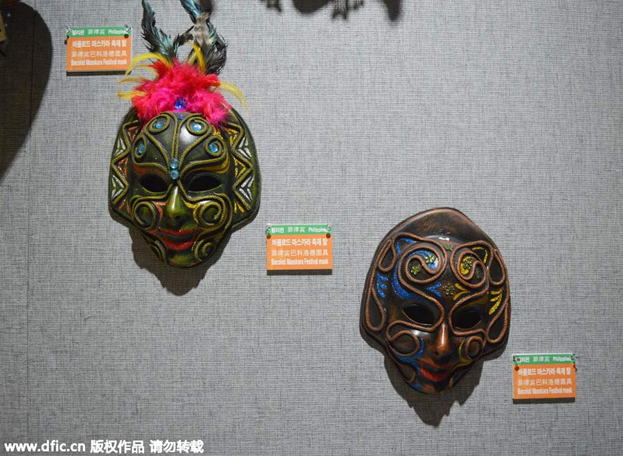 1000 masks from around the world gather in Shanghai