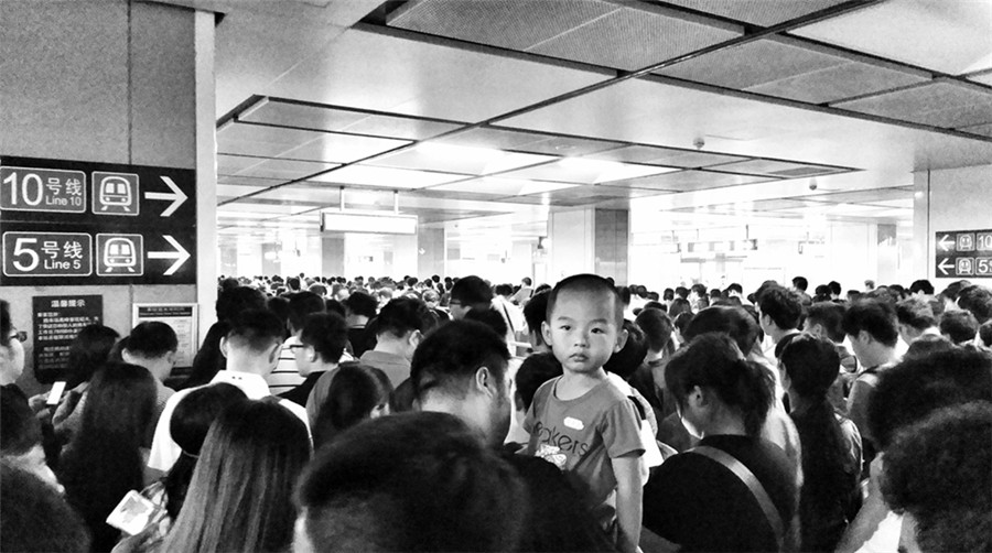 Street photographer captures hustle-bustle of Beijing