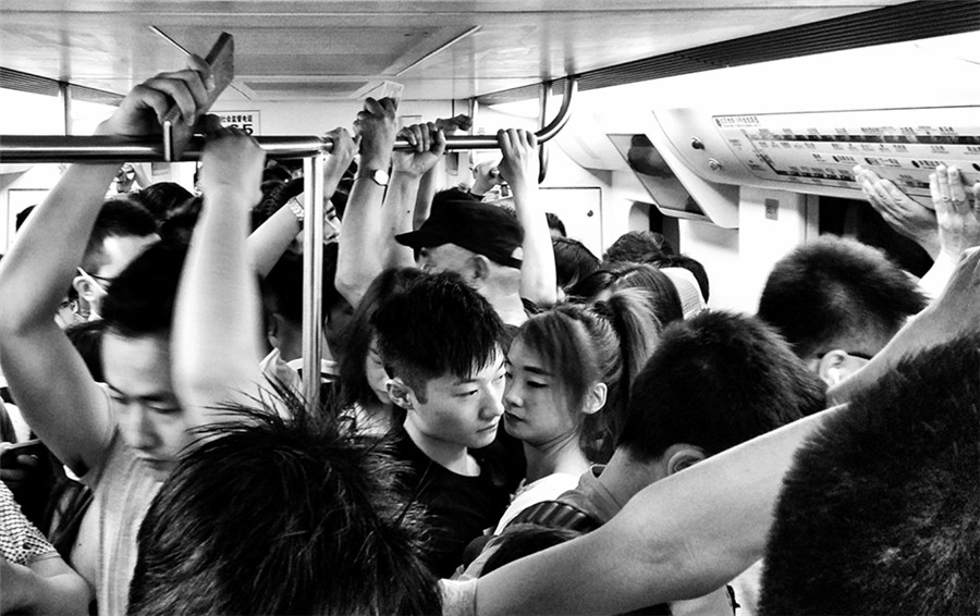 Street photographer captures hustle-bustle of Beijing