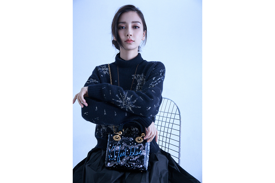 Angelababy releases fashion photos