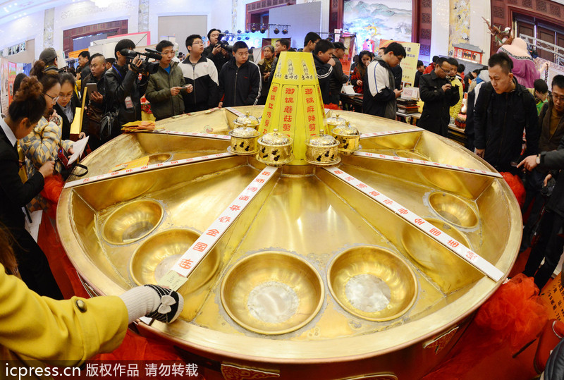 Giant hot pot sparkles in N China