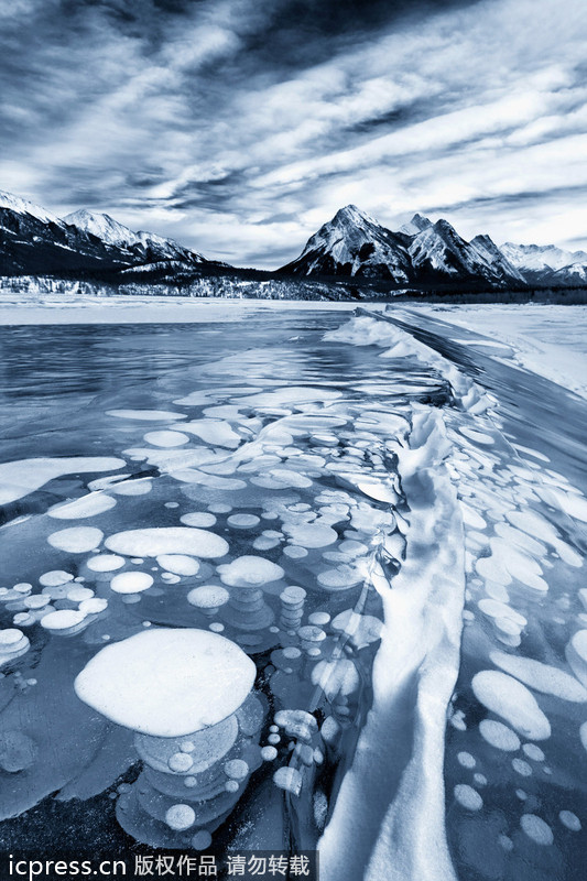 Stunning bubbles on ice pose danger