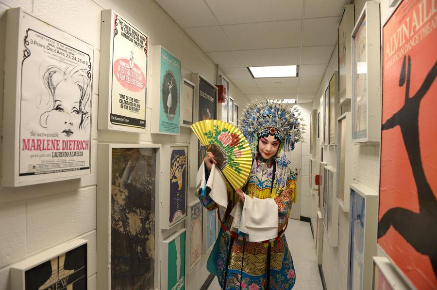 Man playing female role in Peking Opera