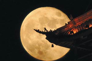 Fascinating full moons around China