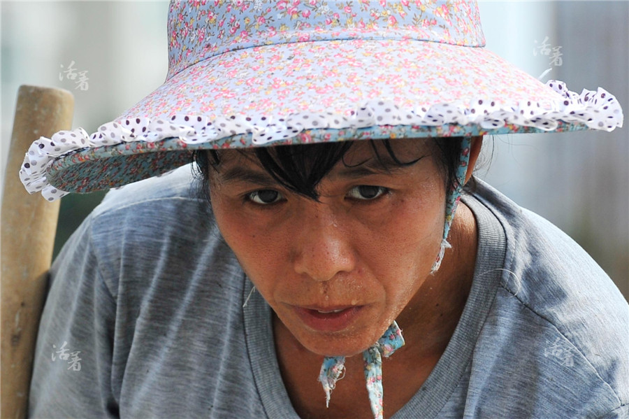 Chinese women win respect in construction trades