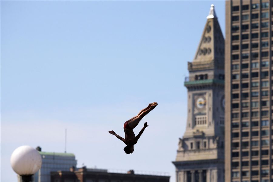 Seek thrill from cliff diving