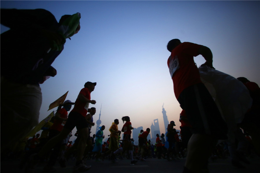 Shanghai International Marathon kicks off