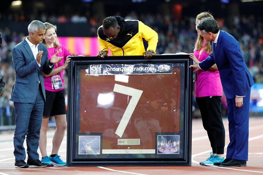 Bolt gets the cheers, and Americans get the medals at worlds