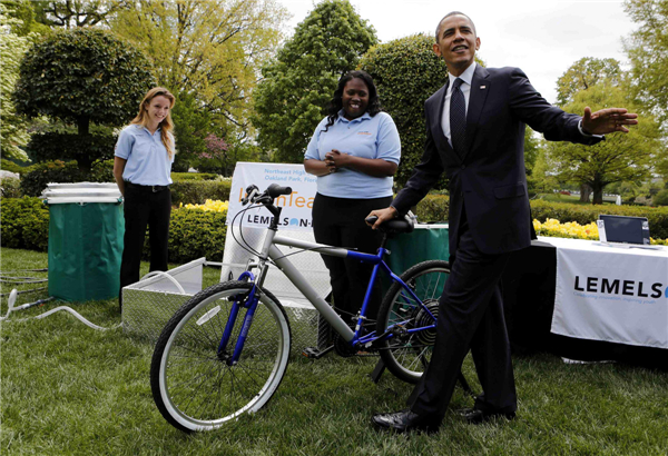 Obama celebrates young inventors at science fair