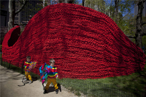 NYC artist creates installation with lobster rope